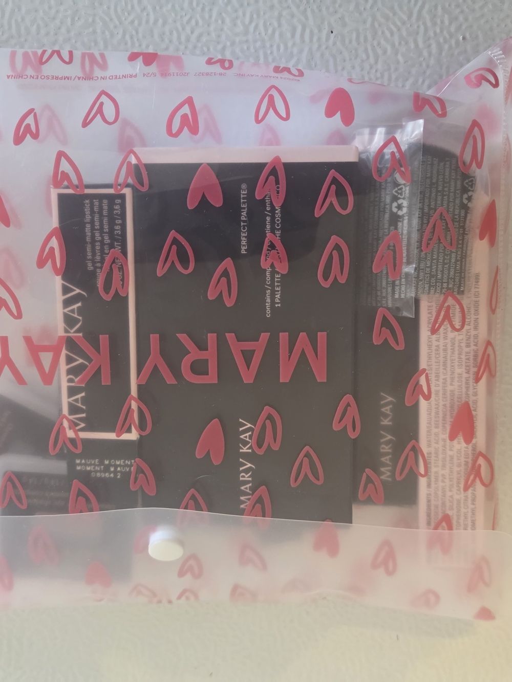 Mary Kay Eyeshadow Palette in Black and Pink Packaging